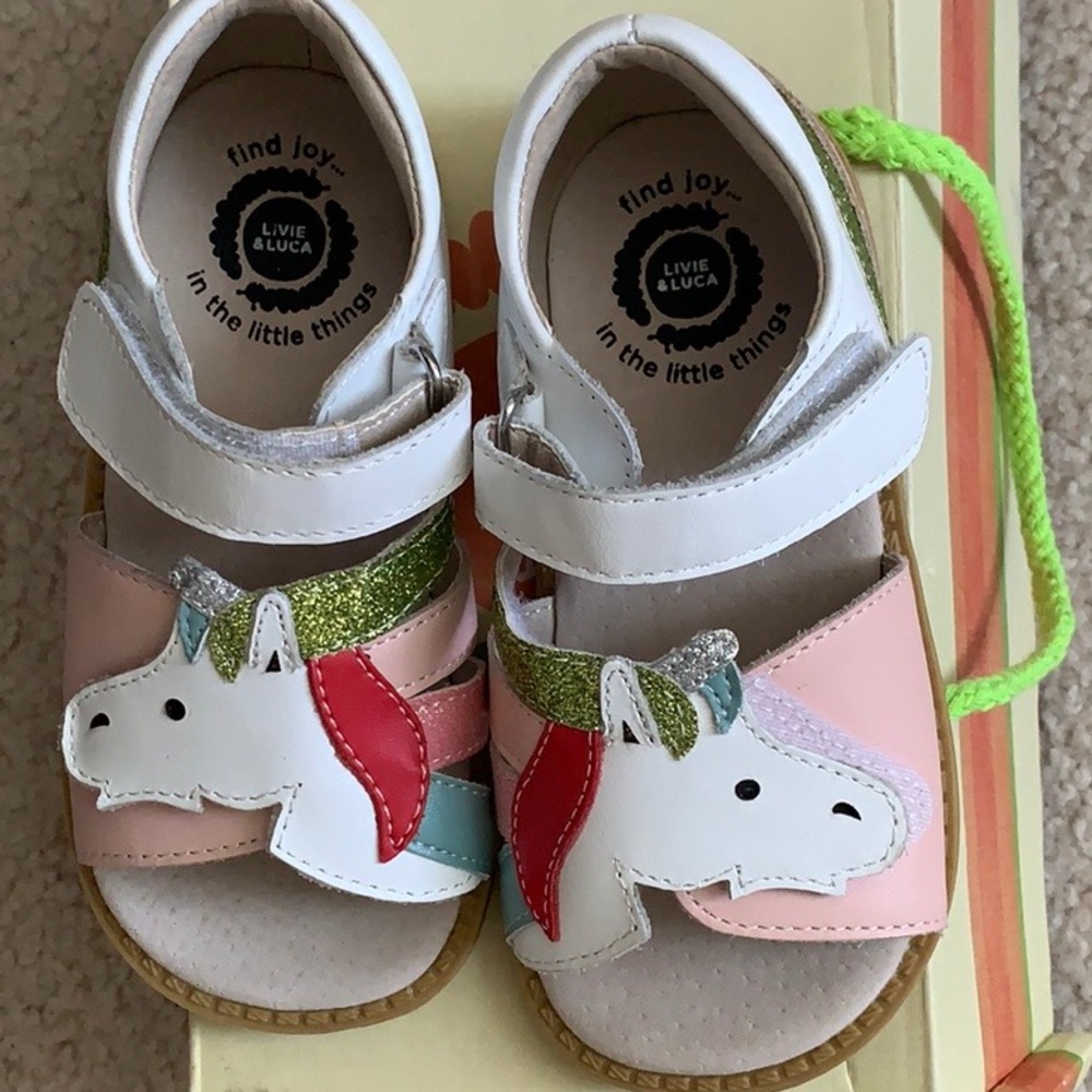 NWOT Livie&Luca unicorn 🦄 rainbow 🌈 sandal SZ 9